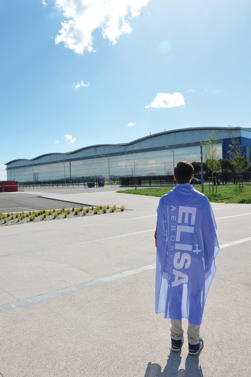 ELISA_Aerospace_drapeau